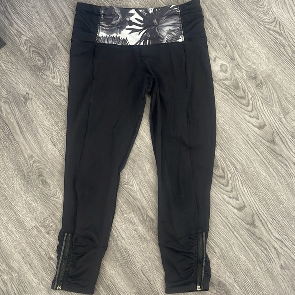 💯 authentic Lululemon Runday Crop - Picture 7 of 11